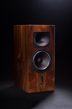 Blumenhofer Acoustics' Tempesta 17 Bookshelf home surround sound wiring 